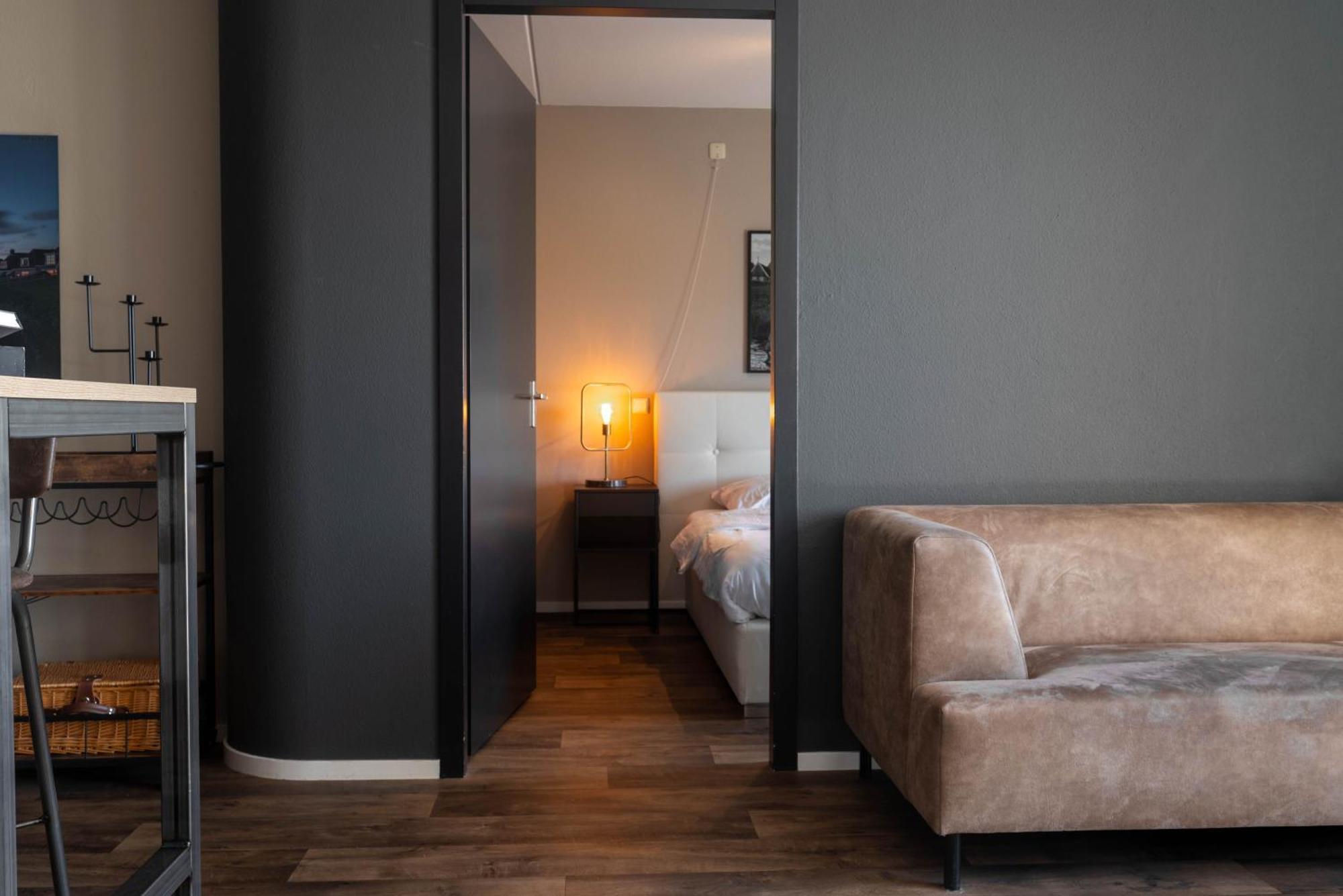 Zuiderzeestate 35, Prachtig Appartement Aan Het Ijsselmeer Makkum Esterno foto