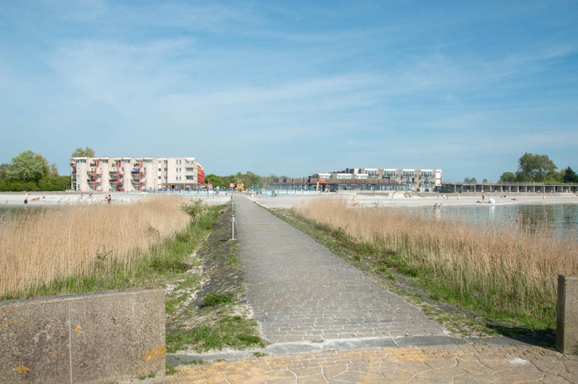 Zuiderzeestate 35, Prachtig Appartement Aan Het Ijsselmeer Makkum Esterno foto
